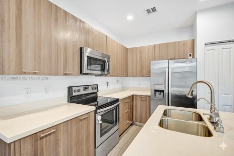 Villa ou maison à vendre à Tamarac, Floride: 3 chambres, 171.13 m2 № 1955890 - photo 5