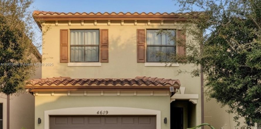 Villa ou maison à Tamarac, Floride 3 chambres, 171.13 m2 № 1955890