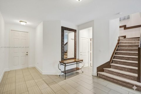 Villa ou maison à vendre à Tamarac, Floride: 3 chambres, 171.13 m2 № 1955890 - photo 2