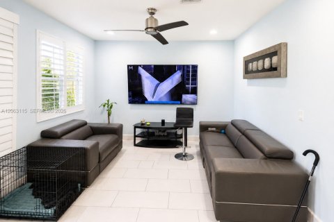 Villa ou maison à louer à Tamarac, Floride: 3 chambres, 172.05 m2 № 2281650 - photo 7