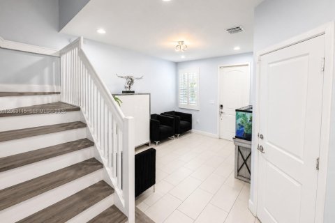 Villa ou maison à louer à Tamarac, Floride: 3 chambres, 172.05 m2 № 2281650 - photo 8