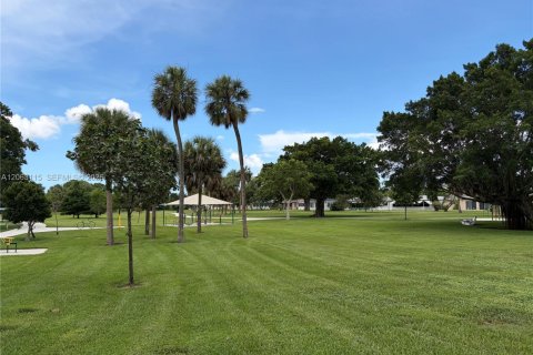 Villa ou maison à louer à Tamarac, Floride: 3 chambres, 172.05 m2 № 2281650 - photo 26