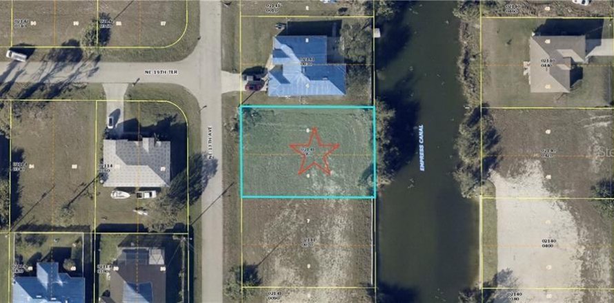 Terrain à Cape Coral, Floride № 2097773