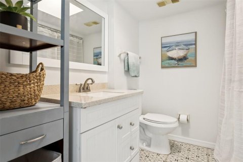 Townhouse in Saint Petersburg, Florida 2 bedrooms, 101.26 sq.m. № 1870497 - photo 15