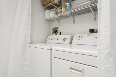 Townhouse in Saint Petersburg, Florida 2 bedrooms, 101.26 sq.m. № 1870497 - photo 16