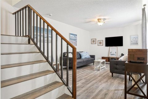 Townhouse in Saint Petersburg, Florida 2 bedrooms, 101.26 sq.m. № 1870497 - photo 17