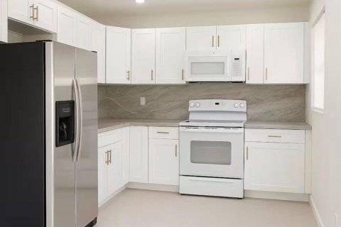 House in Deerfield Beach, Florida 3 bedrooms, 108.14 sq.m. № 2083596 - photo 8