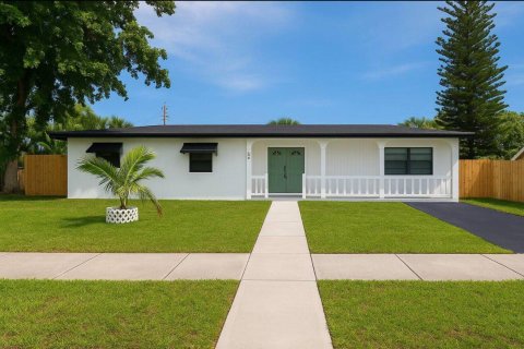 House in Deerfield Beach, Florida 3 bedrooms, 108.14 sq.m. № 2083596