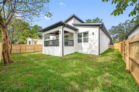 House in Tampa, Florida 3 bedrooms, 149.67 sq.m. № 1782298 - photo 8
