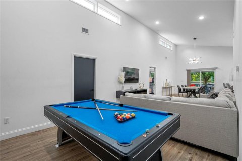 House in Tampa, Florida 3 bedrooms, 149.67 sq.m. № 1782298 - photo 2