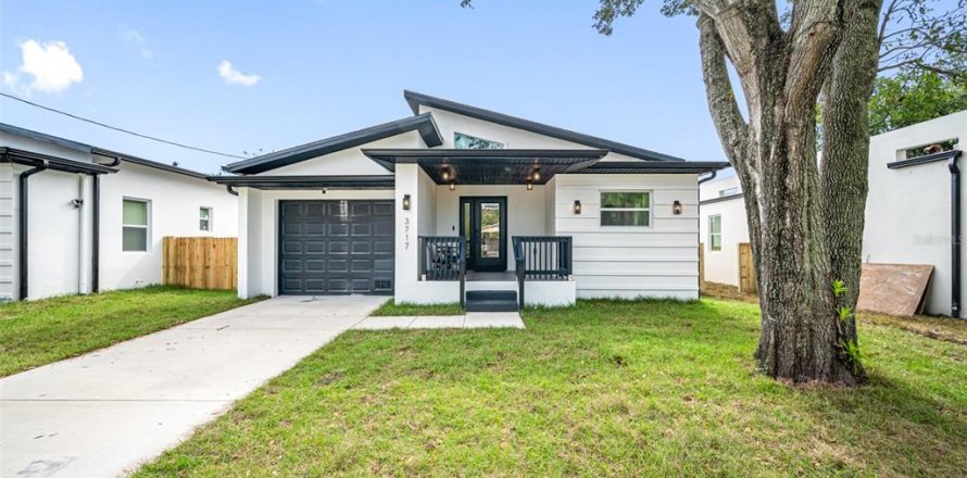 House in Tampa, Florida 3 bedrooms, 149.67 sq.m. № 1782298