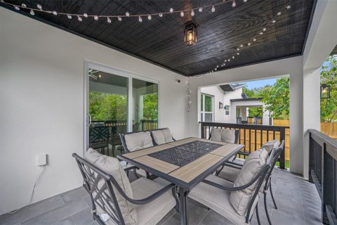 House in Tampa, Florida 3 bedrooms, 149.67 sq.m. № 1782298 - photo 19