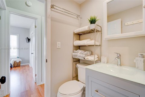 Condo in Miami, Florida, 2 bedrooms  № 2069624 - photo 20