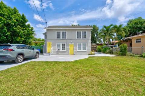 Condo in Miami, Florida, 2 bedrooms  № 2069624 - photo 25