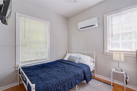 Condo in Miami, Florida, 2 bedrooms  № 2069624 - photo 13