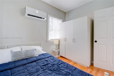 Condo in Miami, Florida, 2 bedrooms  № 2069624 - photo 14