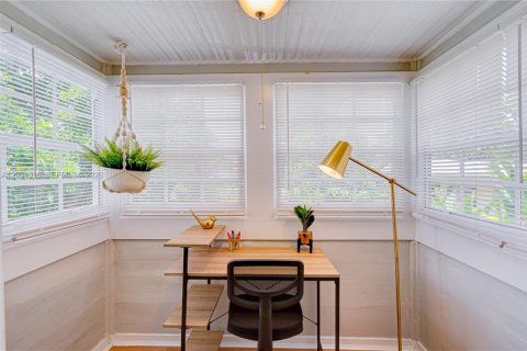 Condo in Miami, Florida, 2 bedrooms  № 2069624 - photo 10