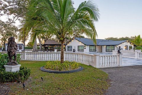 Villa ou maison à vendre à St. Lucie, Floride: 5 chambres, 308.16 m2 № 2271453 - photo 5