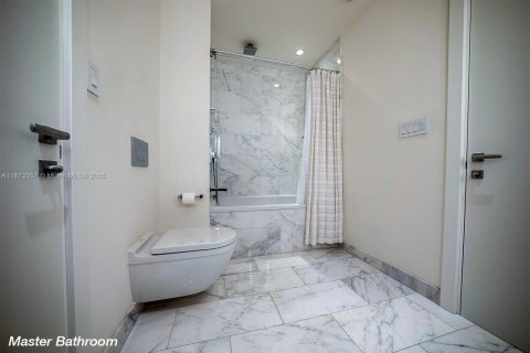 Condominio en venta en Miami, Florida, 1 dormitorio, 73.58 m2 № 1979960 - foto 13