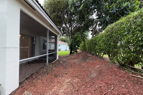 House in Homestead, Florida 3 bedrooms, 162.58 sq.m. № 2053003 - photo 18