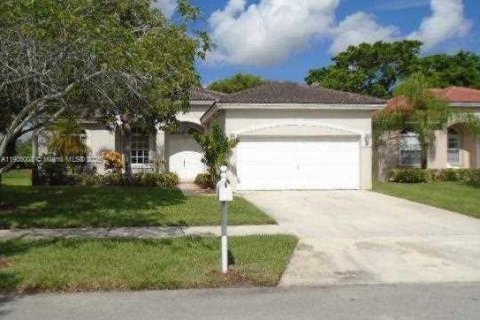 House in Homestead, Florida 3 bedrooms, 162.58 sq.m. № 2053003
