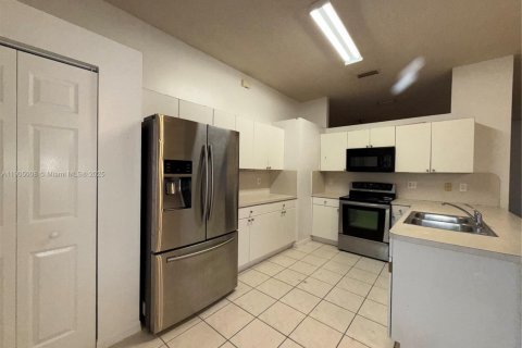 House in Homestead, Florida 3 bedrooms, 162.58 sq.m. № 2053003 - photo 9