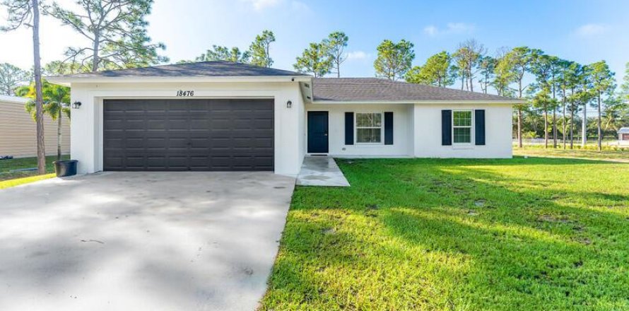 House in Loxahatchee Groves, Florida 3 bedrooms, 140.75 sq.m. № 2176685