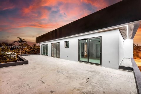 Villa ou maison à vendre à Miami Shores, Floride: 4 chambres № 2004580 - photo 5