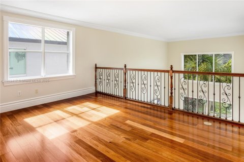 House in Miramar, Florida 5 bedrooms, 324.04 sq.m. № 2018867 - photo 15