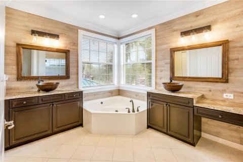 House in Miramar, Florida 5 bedrooms, 324.04 sq.m. № 2018867 - photo 22