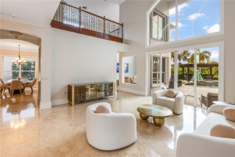 House in Miramar, Florida 5 bedrooms, 324.04 sq.m. № 2018867 - photo 4