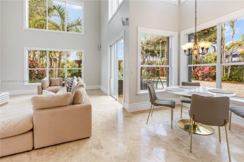 House in Miramar, Florida 5 bedrooms, 324.04 sq.m. № 2018867 - photo 12