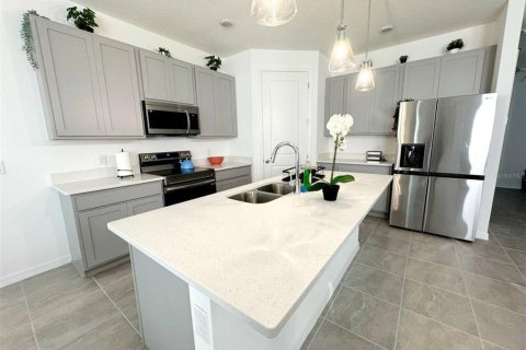 Casa en venta en Davenport, Florida, 5 dormitorios, 252.88 m2 № 1534719 - foto 2