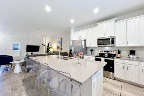 Townhouse in Kissimmee, Florida 4 bedrooms, 194.17 sq.m. № 2093703 - photo 13