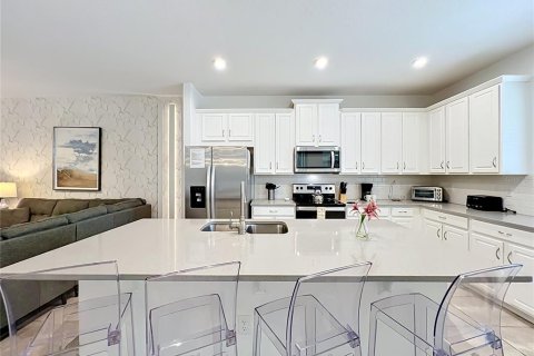 Townhouse in Kissimmee, Florida 4 bedrooms, 194.17 sq.m. № 2093703 - photo 10