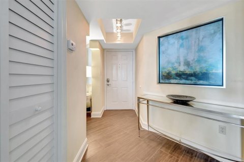 Condo in Saint Petersburg, Florida, 2 bedrooms  № 1537567 - photo 7