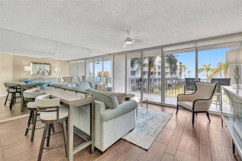 Condo in Saint Petersburg, Florida, 2 bedrooms  № 1537567 - photo 11