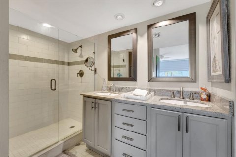 Condo in Saint Petersburg, Florida, 2 bedrooms  № 1537567 - photo 29