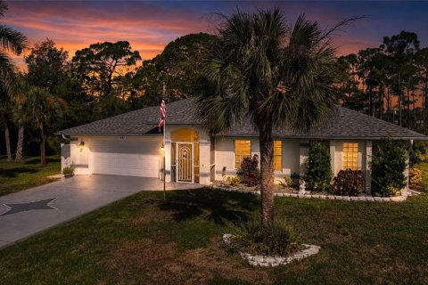 House in Port Charlotte, Florida 3 bedrooms, 188.59 sq.m. № 2337346