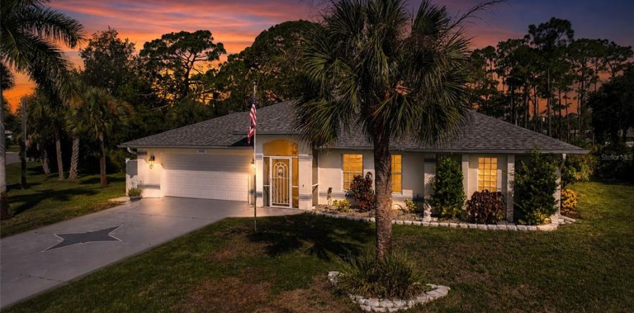 Villa ou maison à Port Charlotte, Floride 3 chambres, 188.59 m2 № 2337346
