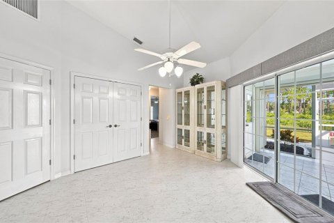 Villa ou maison à vendre à Port Charlotte, Floride: 3 chambres, 188.59 m2 № 2337346 - photo 14