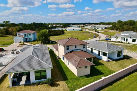 Casa en venta en Port St. Lucie, Florida, 4 dormitorios, 252.6 m2 № 1710648 - foto 4