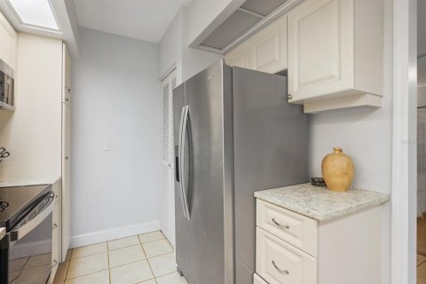 Condo in Longboat Key, Florida, 2 bedrooms  № 1653975 - photo 5