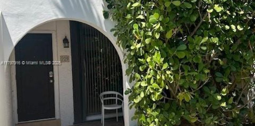 Touwnhouse à Key Biscayne, Floride 2 chambres, 130.43 m2 № 1861300