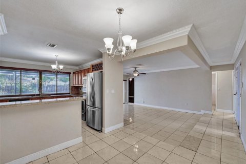 Casa en alquiler en Sunrise, Florida, 4 dormitorios, 150.87 m2 № 2065270 - foto 9