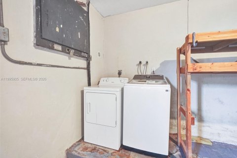 Casa en alquiler en Sunrise, Florida, 4 dormitorios, 150.87 m2 № 2065270 - foto 24