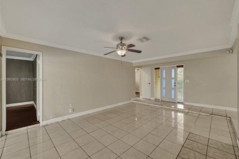Casa en alquiler en Sunrise, Florida, 4 dormitorios, 150.87 m2 № 2065270 - foto 7