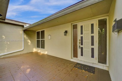 Casa en alquiler en Sunrise, Florida, 4 dormitorios, 150.87 m2 № 2065270 - foto 3