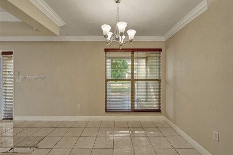 Casa en alquiler en Sunrise, Florida, 4 dormitorios, 150.87 m2 № 2065270 - foto 11
