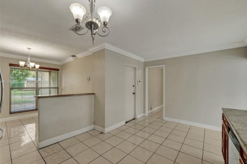 Casa en alquiler en Sunrise, Florida, 4 dormitorios, 150.87 m2 № 2065270 - foto 17
